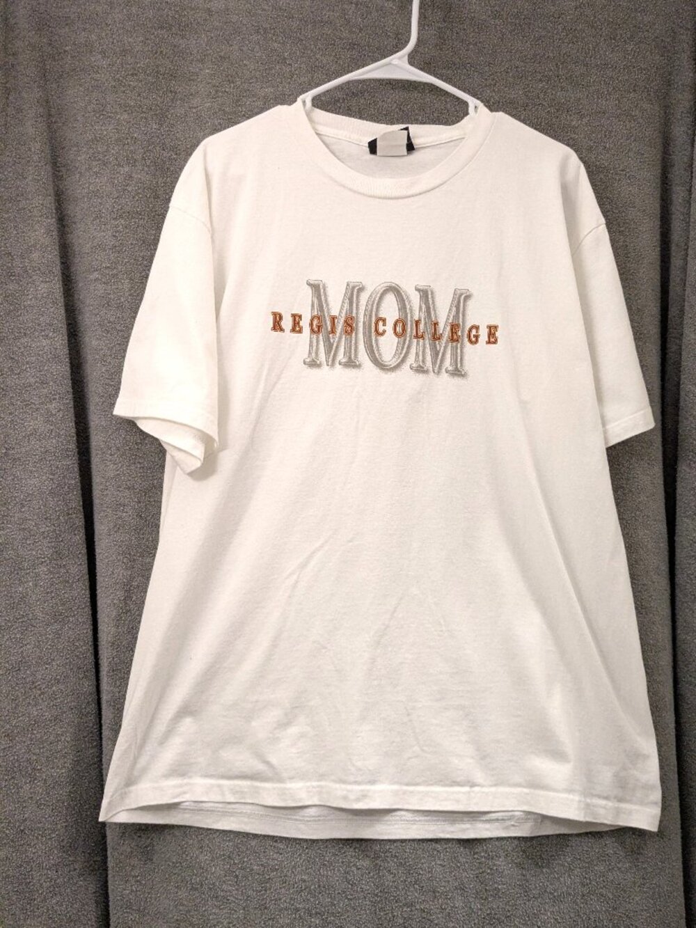 New! Regis College Mom Large T Shirt